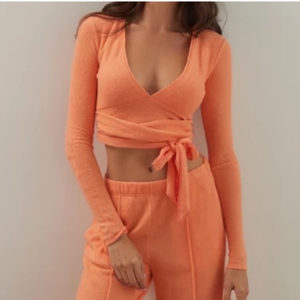 Urban Outfitters Out From Under Edith Fleece Wrap Top Coral Pink Medium - Picture 1 of 12